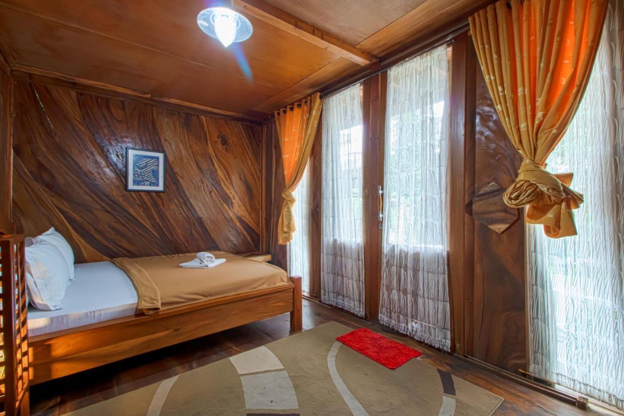 Kalana Resort Puncak Exterior photo